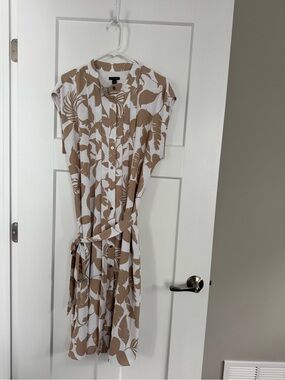 Ann Taylor Women's Beige and White Floral Shirt Dress